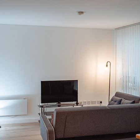 Central & Spacious, Sleeps 8, Perfect For Groups Apartment Leeds  Exterior photo