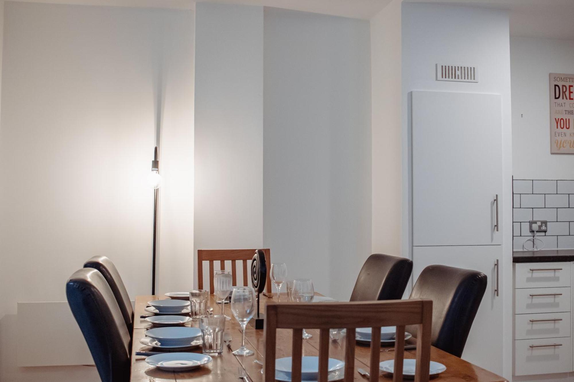 Central & Spacious, Sleeps 8, Perfect For Groups Leeds  Exterior photo