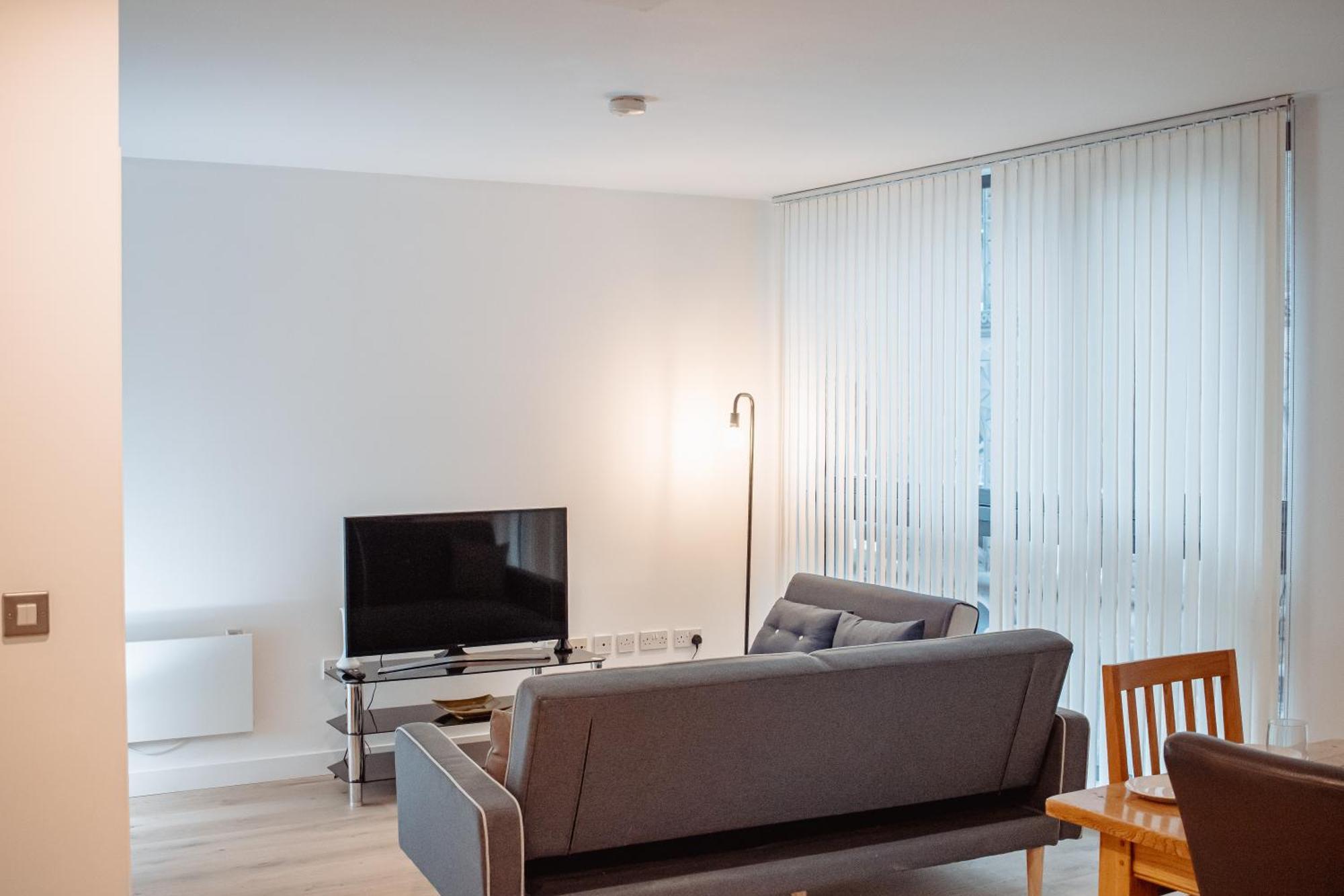 Central & Spacious, Sleeps 8, Perfect For Groups Leeds  Exterior photo