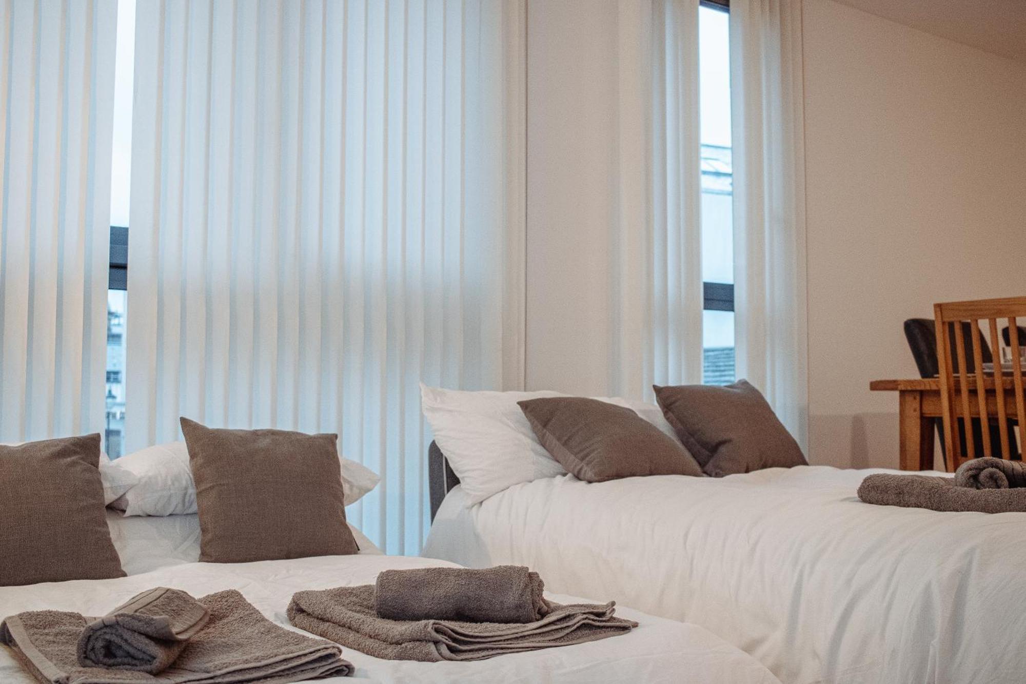 Central & Spacious, Sleeps 8, Perfect For Groups Leeds  Exterior photo